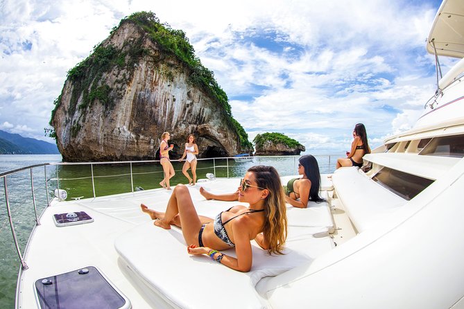 Luxury Yacht & Snorkel with All inclusive Open bar and lunch - How much value do you get for $119?