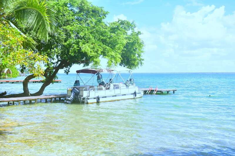 Mahahual: Chacchoben Mayan Ruins and Seven Color Lagoon Trip - Meeting the tour outside Costa Maya port
