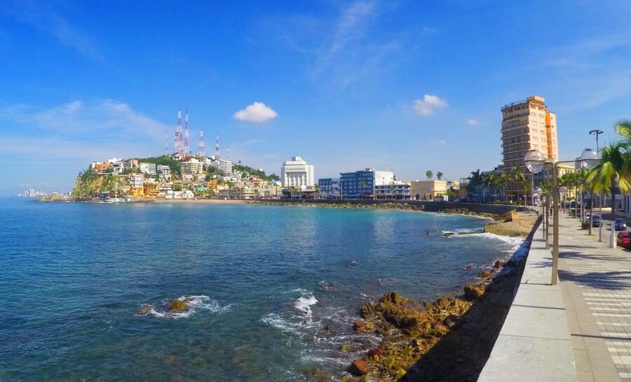 Mazatlan: Old Town Sightseeing and Golden Zone - Guides, transport, and the human side of the tour