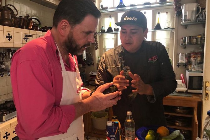 Mexican Cooking Class & Cocktails in Mexico City - Three cocktails and the social rhythm of the class