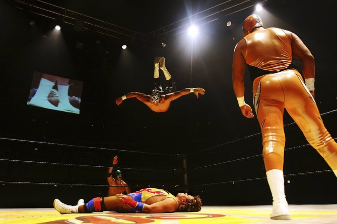 Mexican Wrestling: Experience Lucha Libre in Mexico City - Arriving early around Arena México