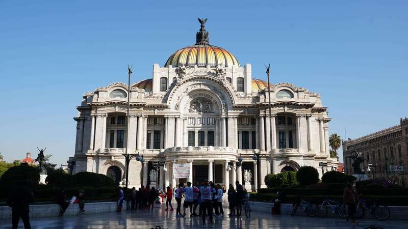 Mexico City: 19 City Highlights Bicycle Tour - Guides, equipment, and group size