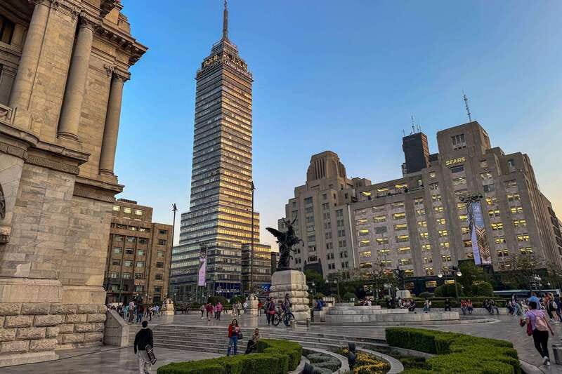 Mexico City at Night Walking tour with optional Torre Latino - Who should book this walk?