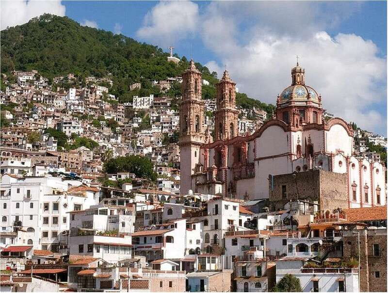 Mexico City: Cacahuamilpa Caves and Taxco Small-Group Tour - Taxco arrives with steep hills and colonial stonework