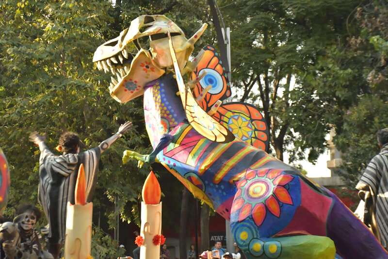 Mexico City: Day of the Dead Guided Tour - The long ride to Xochimilco
