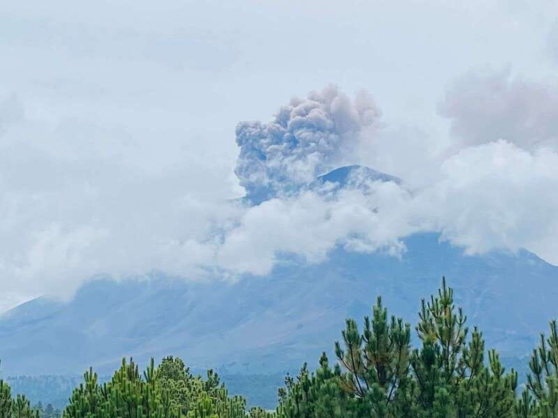 Mexico City: Guided Volcano Trek with Lunch - What the walking feels like at high altitude