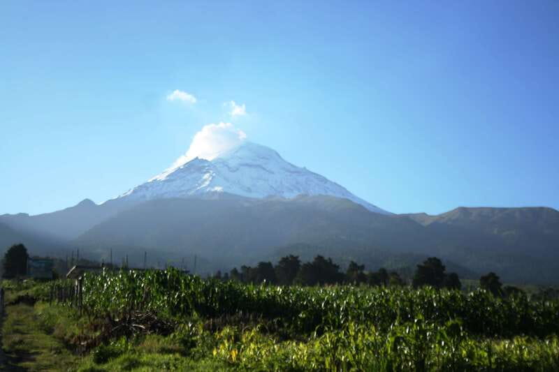 Mexico City: Guided Volcano Trek with Lunch - The first views from the high mountain road