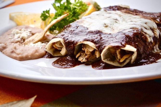 Mexico City Historical Centre Food Tour with 7 Authentic Tastings - Plaza Comercial Pino Suárez: first bites and older streets