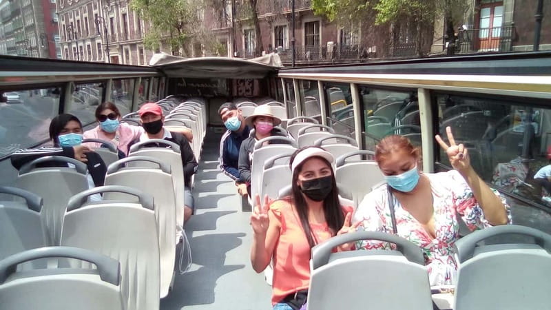 Mexico City: Hop-On Hop-Off Bus City Tour - Yellow circuit: museums, monuments, and Guadalupe