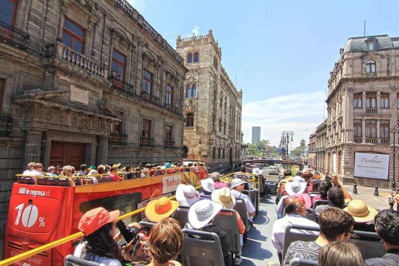 Mexico City: Hop-on Hop-off City Tour by Turibus 1-Day Pass - Why this bus works well in a huge capital