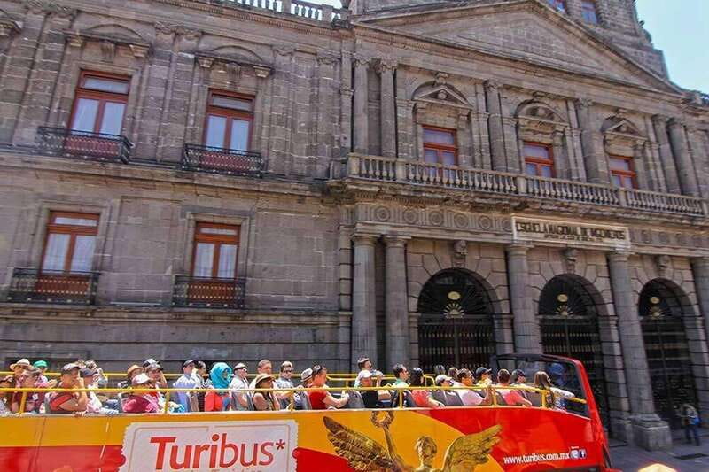 Mexico City: Hop-on Hop-off City Tour by Turibus 1-Day Pass - Traffic, demonstrations, and practical limits