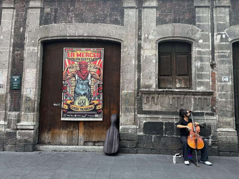 Mexico City: Old Town Food Tour of 7 Tastings & Secret Dish - Chilaquiles at the market