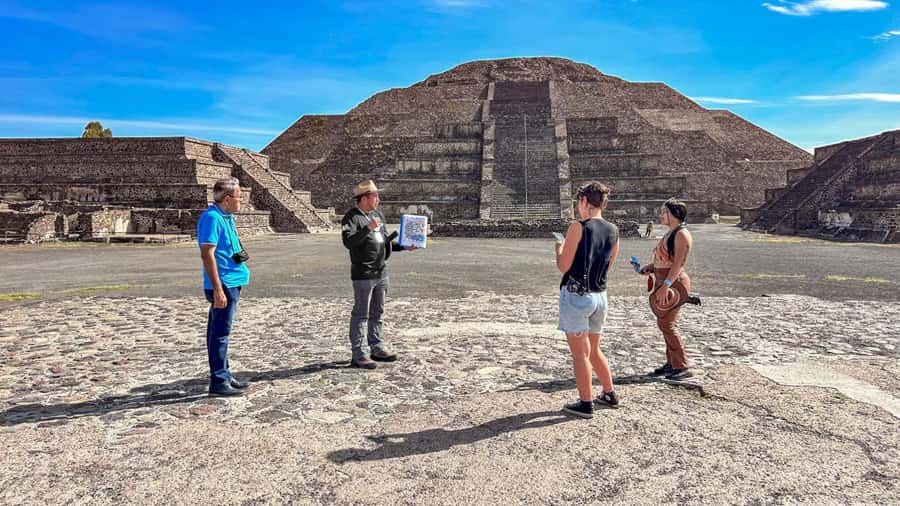 Mexico City: Teotihuacan, Tlatelolco & Guadalupe Shrine Tour - Tlatelolco brings the past into the present