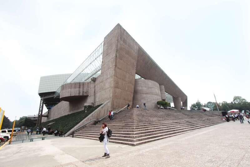 Mexico City tour & Anthropology Museum Tour - Reforma, Zona Rosa, and the city from the van