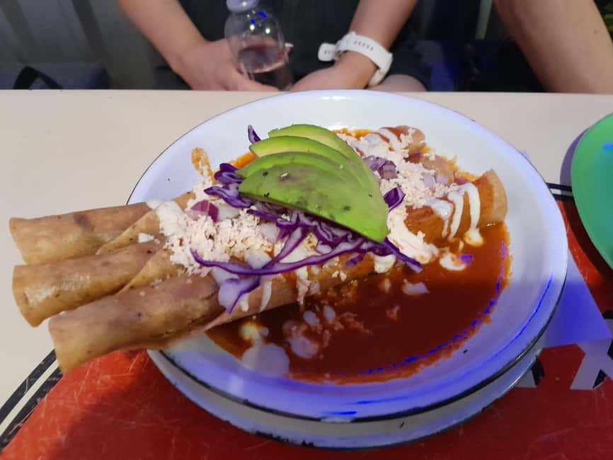 Mexico City: Vegan and Vegetarian Street Food Adventure - Paseo de la Reforma and the route’s changing scenery