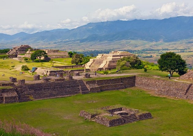 Monte Alban Guided Half Day Tour - Meeting in central Oaxaca and riding to the ruins