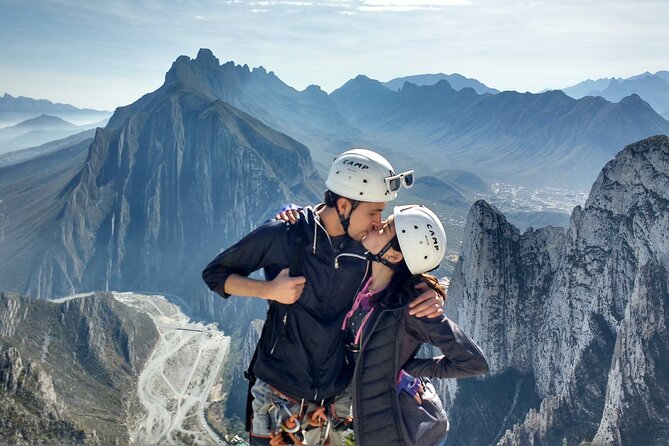 Nido de los Aguiluchos, Monterrey: Hiking + Rock Climbing + 3 Rappels - Metal rungs, cables, and the ridge route