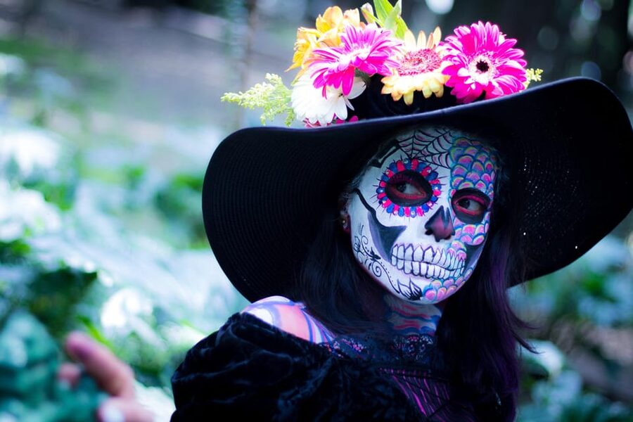 Oaxaca: Day of the Dead Evening Walking Tour with Dinner - Markets, chocolate, and the city streets