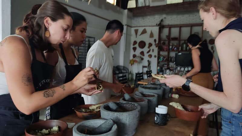Oaxaca: Oaxacan Mole Workshop with a Traditional Cook - Should you book it?