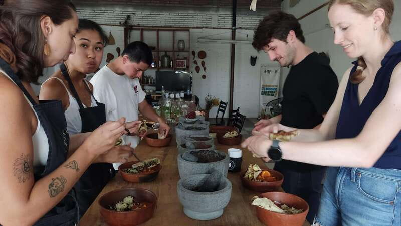 Oaxaca: Oaxacan Mole Workshop with a Traditional Cook - What the market teaches about Oaxacan food