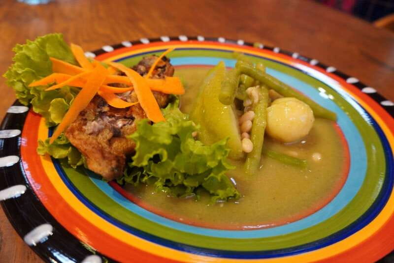 Oaxaca: Traditional Oaxacan Cooking Class with Market Visit - Textile traditions add another layer
