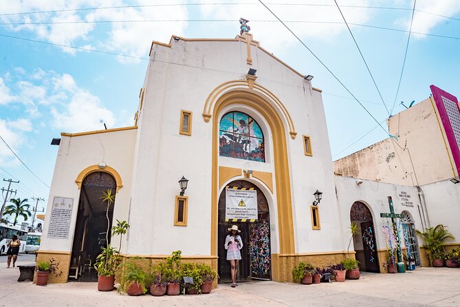 Open Top City Tour & Beach Break - An open-top introduction to Cozumel