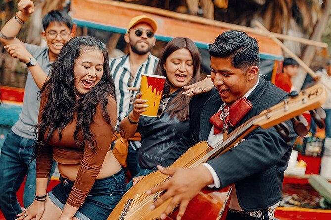 PREMIUM Frida Kahlo Museum and Xochimilco (Small Groups) - What the guide adds to a busy day