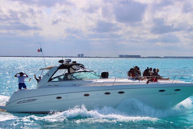 Private 50FT Yacht Rental in Cancún P8 - Snorkeling equipment deserves a careful check