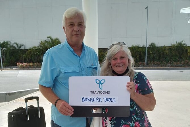 Private Airport Transportation in Mexico - Drinks, air conditioning, and the first ride south