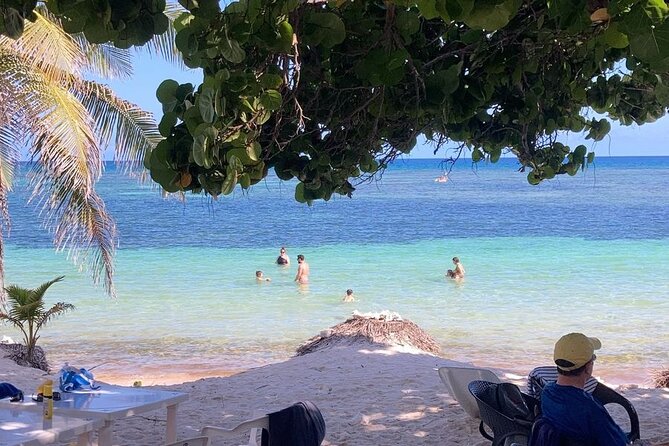 Private beach, all inclusive. - Shade, bathrooms, and the simple beach setup
