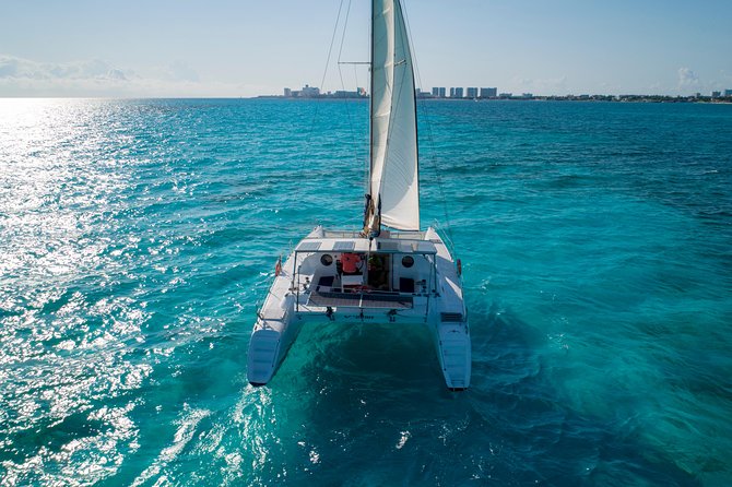 Private Catamaran from Cancun to Isla Mujeres | For up to 40 pp - Price, fees, and what the private format is worth