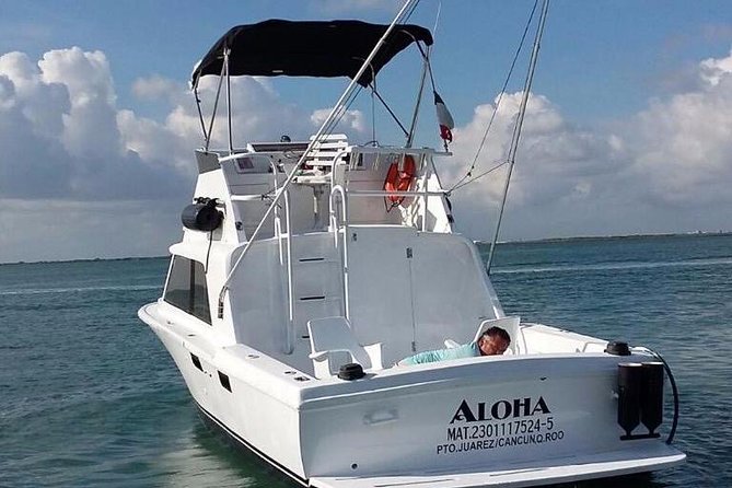 Private fishing charter Bertram 31ft 6 pax max if you don't fish you don't pay - Seasickness, weather, and the lagoon backup