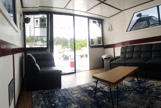 Private fishing charter Boat 48ft 12 pax Good Marlin and Sailfish - Boat comfort deserves a direct question