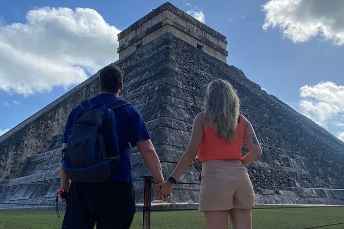 Private Guide Service in the Archaeological Zone of Chichen Itza - Starting early at Chichen Itza