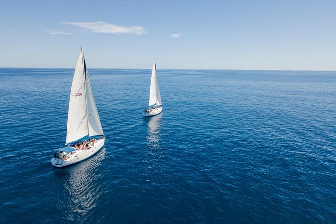 Private Luxury Sailing Cruise in Los Cabos with Lunch and Open Bar - Baja-style lunch and an open bar