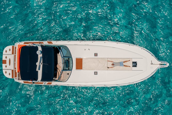 Private Luxury Yacht 55FT Rental in Cancun - Crew service is the strongest part of the experience