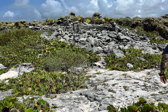 Private Mayan Ruins Tour with Cenote/caves and Mexican Picnic - A Mexican lunch beside the beach