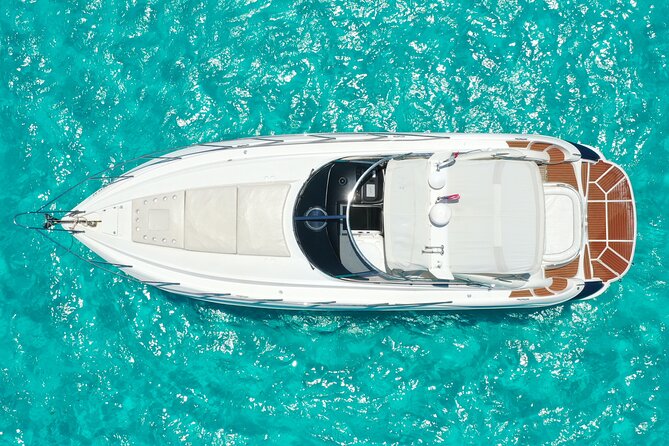 Private Premium Yacht 46FT Rental in Cancún - Snorkeling, swimming, and the limits of the sea