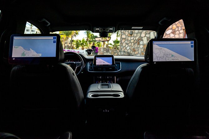 Private SUV Round-Trip from Airport to Hotels in the Corridor - Should you book it?