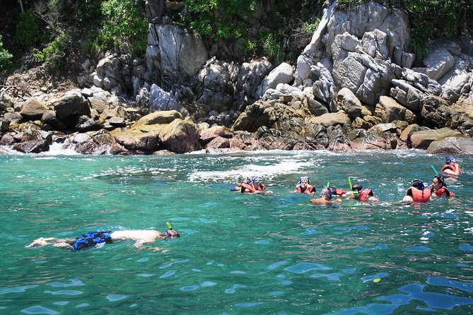 Private Tour Seven Bays, Huatulco HT - Santa Cruz Bay and the start of the coastal route