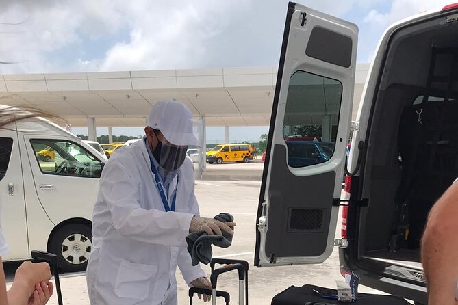Private Transfer- Airport-Hotel Cancun Up 1 to 5 Passengers - Finding the representative and vehicle