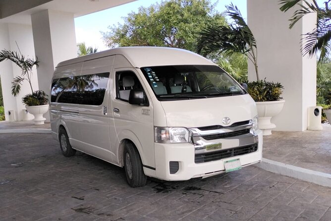 Private Transfer from Cancun Airport to Cancun Hotels 1-7 People - Why a private Cancun airport transfer can save you time