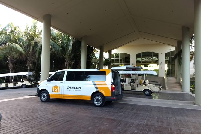 Private Transfer from Cancun Airport to Playa del Carmen - How to make the airport meeting safer and simpler