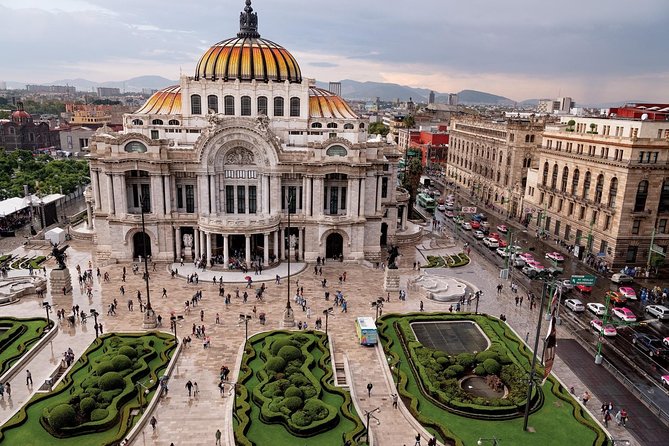 Private Transfer From Mexico City Airport to Downtown - The ride into central Mexico City