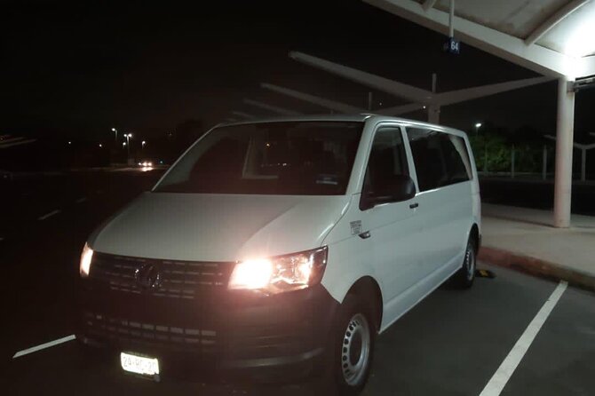 Private transportation from CUN Airport to Cancun Hotel Zone - The ride itself: simple, cool, and direct