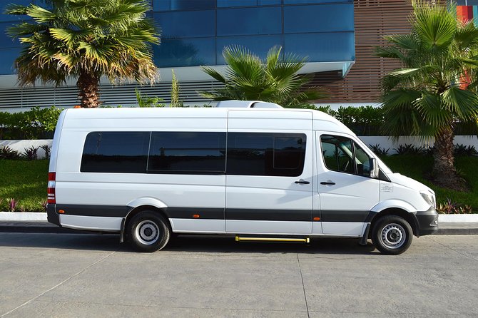 Private Transportation International Airport to Cancun - What the minivan ride is really like