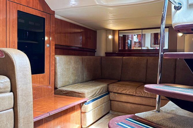 Private Yacht Sea Ray all-inclusive charter in Cabo - Pacific shore cruising and seasonal whale watching