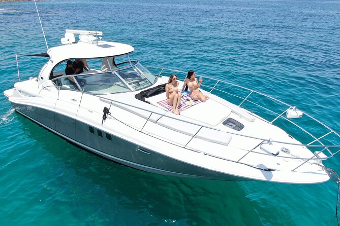 Private Yacht Sea Ray all-inclusive charter in Cabo - Transfers and meeting details in Cabo