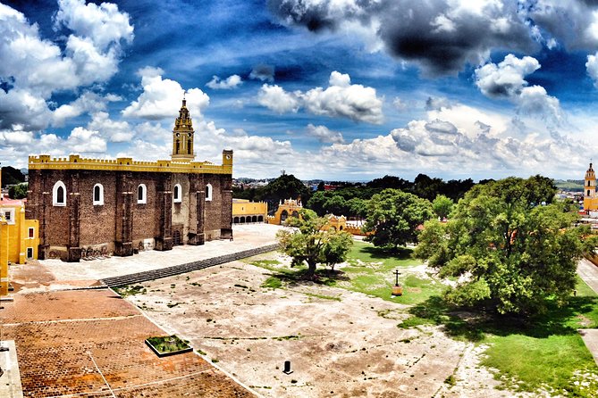 Puebla and Cholula Day Trip from Mexico City - Puebla’s churches and tiled streets