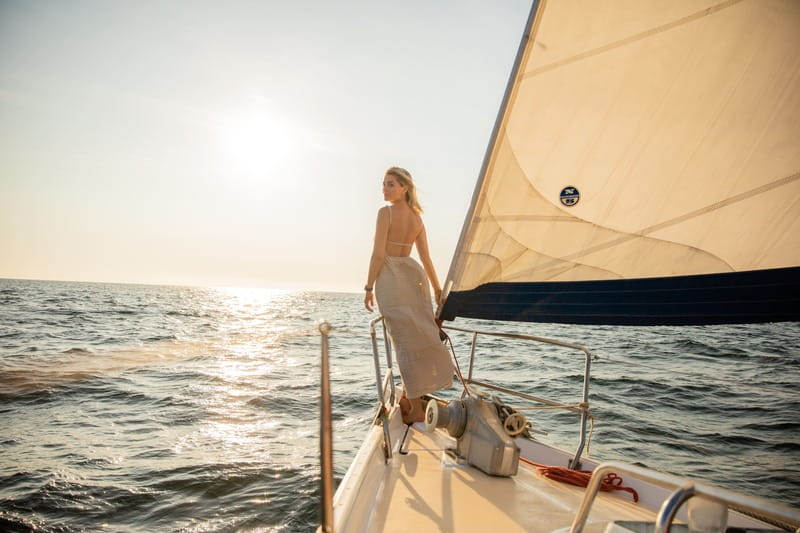 Puerto Vallarta: Bay of Banderas Luxury Sunset Sailing Tour - Meeting points in Puerto and Nuevo Vallarta